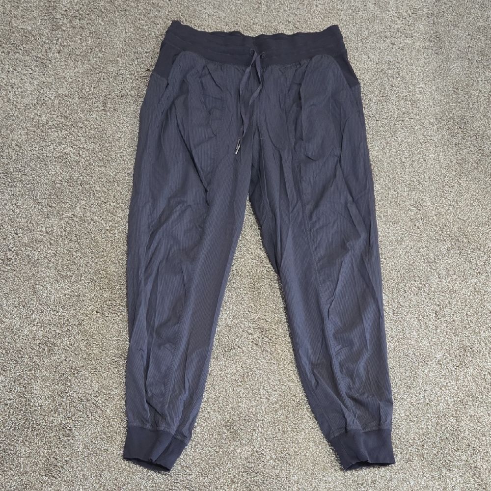 Lululemon Dance Studio Mid-Rise Jogger Size 10